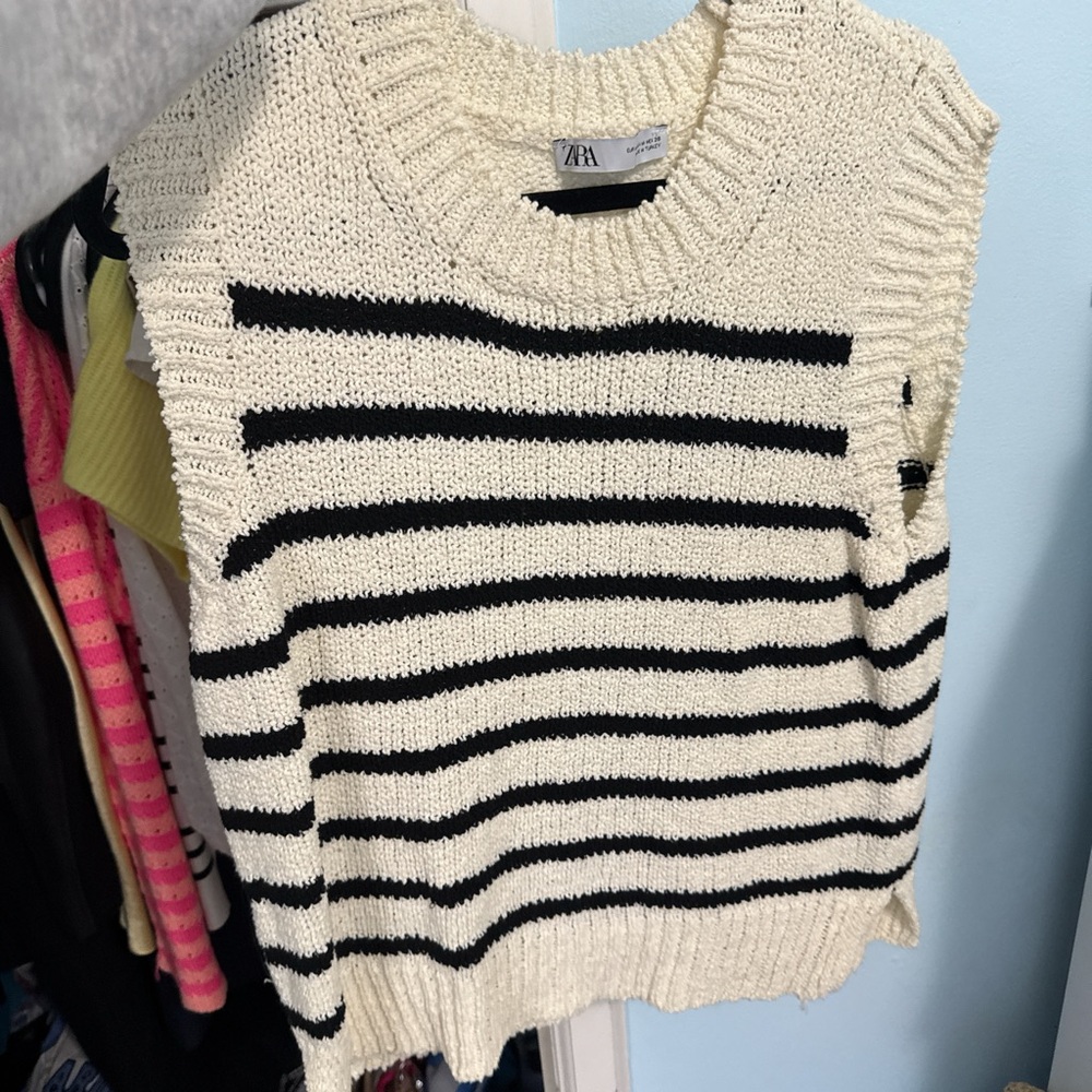 Zara Women's Cream and Black Striped Sweater
